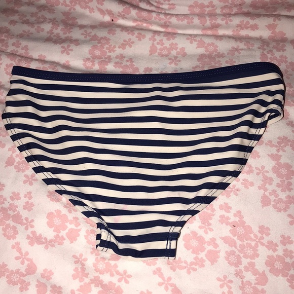 Bathing suit bottoms - Picture 2 of 2